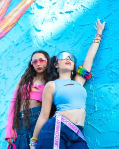 Hexingsheng Jewelry | Exploring the Vibrant World of Y2K Jewelry: A Revival of Color, Shine, and Attitude