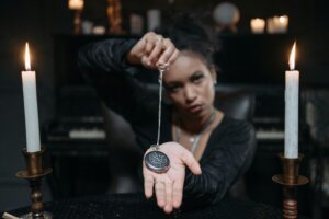 Hexingsheng Jewelry | Timeless Memories: The Enduring Charm of Photo Locket Necklaces