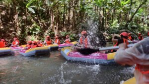 Hexingsheng Jewelry | JUSTOP Team Unites in Heyuan Adventure with Laughter and Challenges Hexingsheng Jewelry | JUSTOP Team Unites in Heyuan Adventure with Laughter and Challenges