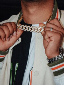 Hexingsheng Jewelry | Discover the Power and Shine of Hip Hop Jewelry Culture Worldwide