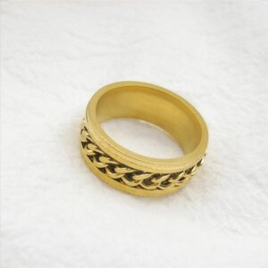 L’essor de la bague chaîne : tendances de la joaillerie moderne