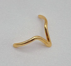 Nose Bridge Cuff : L’essor des bijoux de visage sans piercing